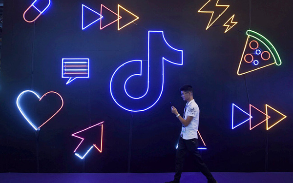 Tại Sao Walmart Muốn Bắt Tay Microsft Mua Lại TikTok? Tại Sao Walmart Muốn Bắt Tay Microsft Mua Lại TikTok?
